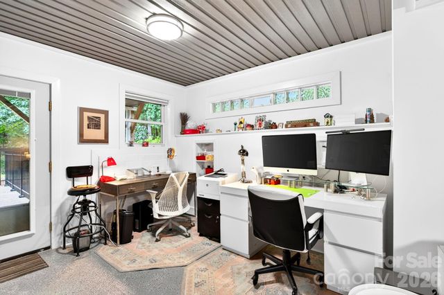 153 Skyview Circle, Asheville, NC 28804