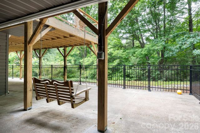 153 Skyview Circle, Asheville, NC 28804
