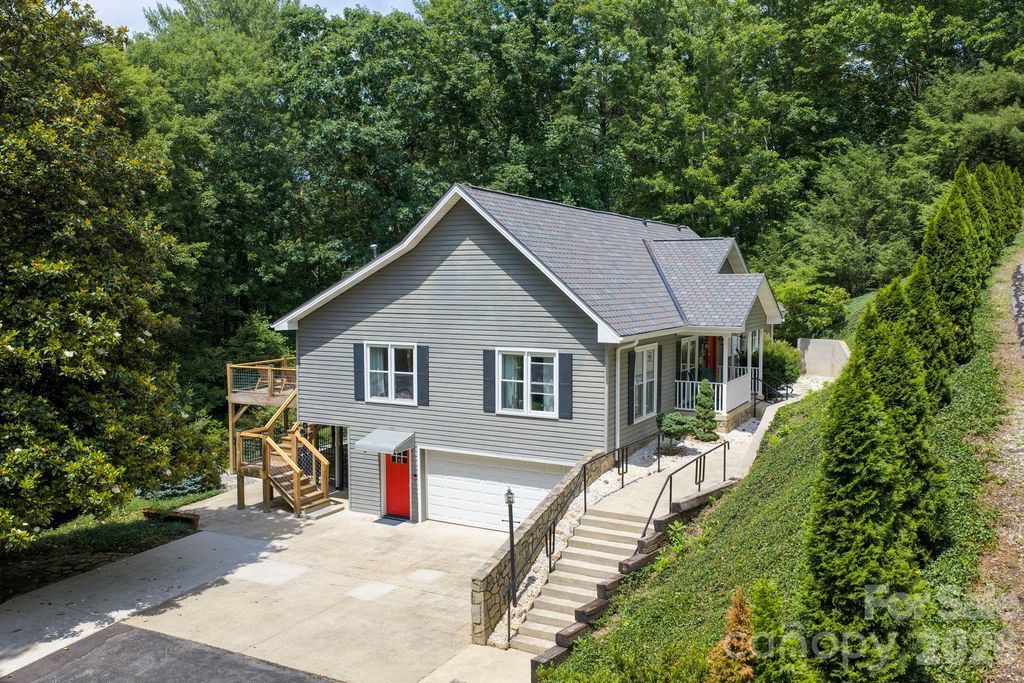 153 Skyview Circle, Asheville, NC 28804