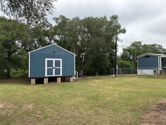 4608 Oak Drive, Brazoria, TX 77422