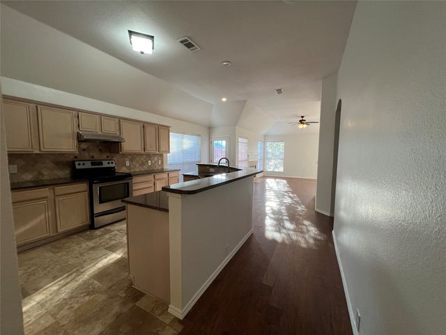 334 Touchdown Drive, Irving, TX 75063