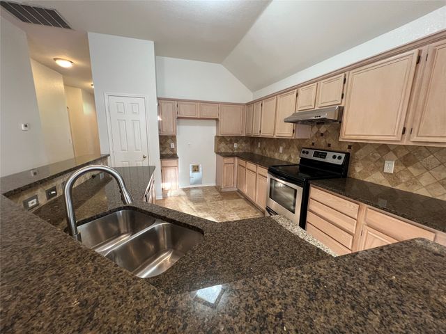 334 Touchdown Drive, Irving, TX 75063