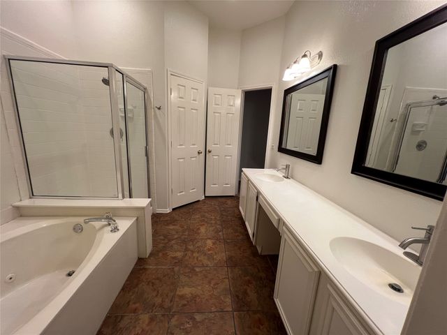 334 Touchdown Drive, Irving, TX 75063