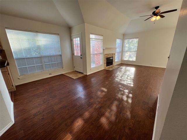334 Touchdown Drive, Irving, TX 75063