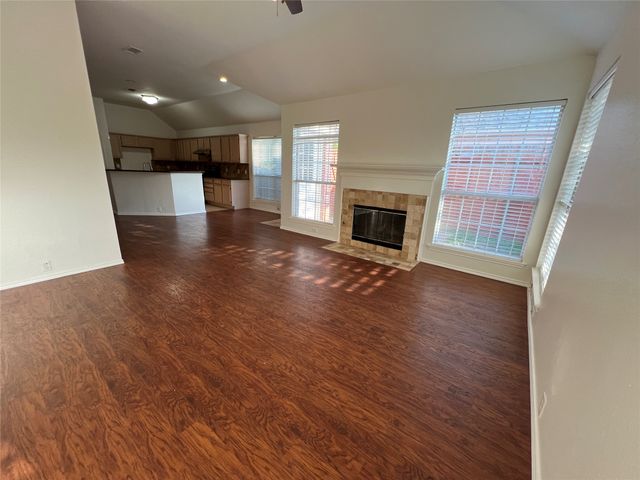 334 Touchdown Drive, Irving, TX 75063