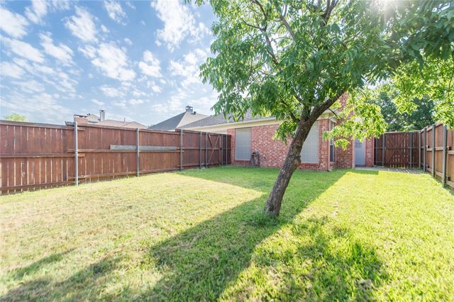 334 Touchdown Drive, Irving, TX 75063