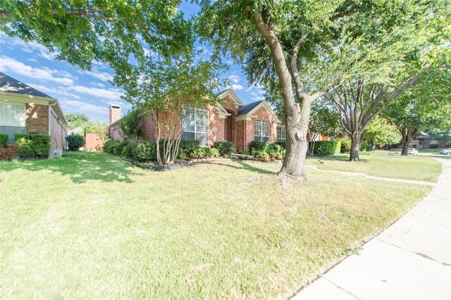 334 Touchdown Drive, Irving, TX 75063