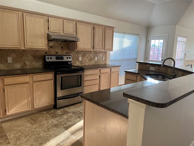 334 Touchdown Drive, Irving, TX 75063