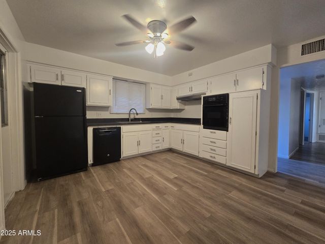 3307 W ALTADENA Avenue, Phoenix, AZ 85029