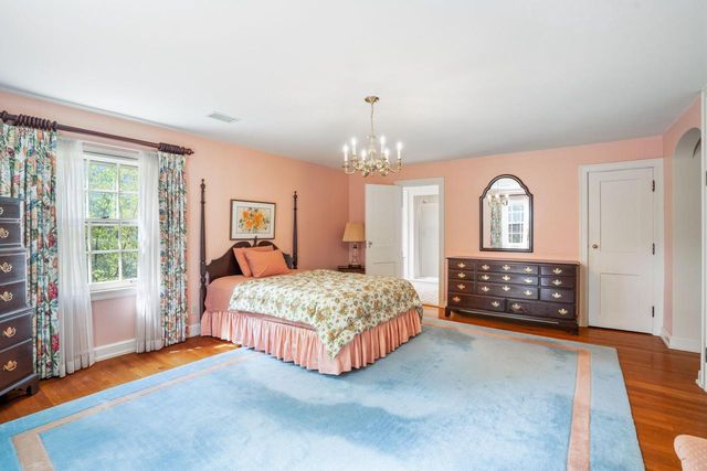 2005 N 72nd STREET, Wauwatosa, WI 53213