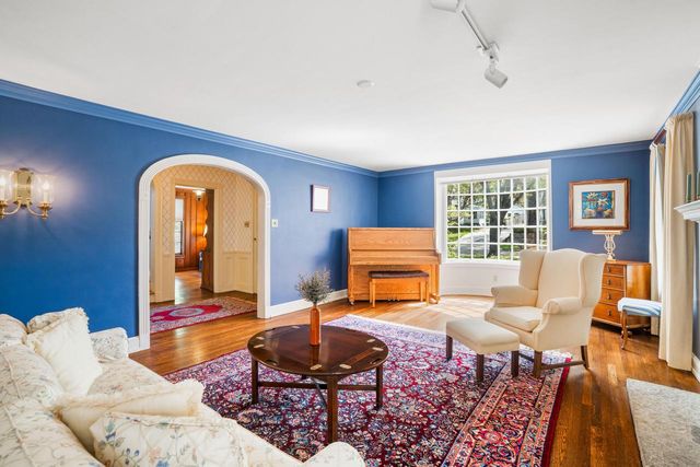 2005 N 72nd STREET, Wauwatosa, WI 53213