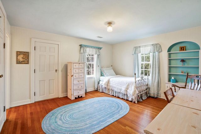 2005 N 72nd STREET, Wauwatosa, WI 53213
