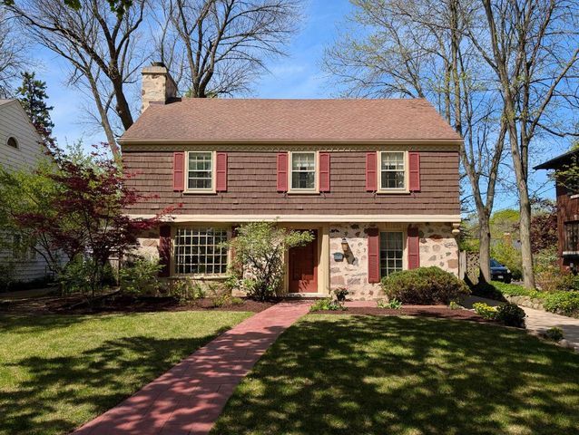 2005 N 72nd STREET, Wauwatosa, WI 53213