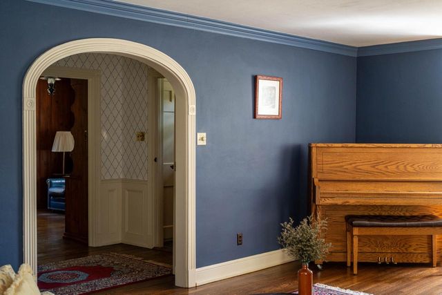 2005 N 72nd STREET, Wauwatosa, WI 53213