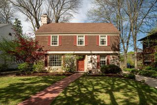 2005 N 72nd STREET, Wauwatosa, WI 53213