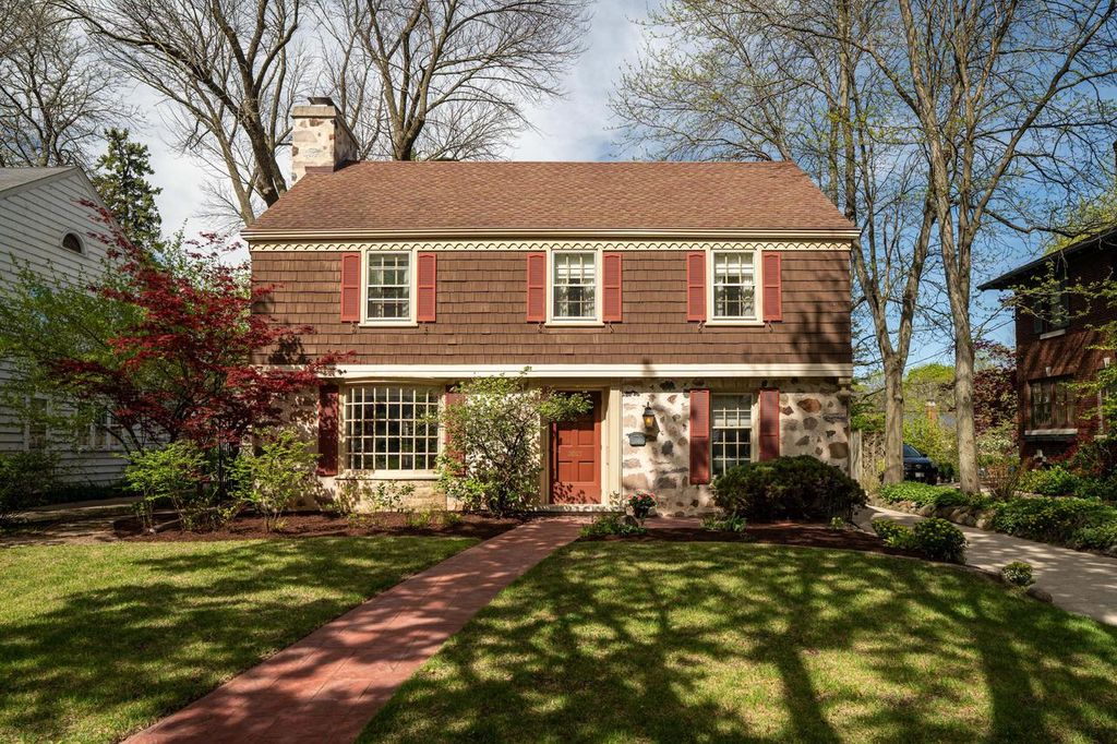 2005 N 72nd STREET, Wauwatosa, WI 53213