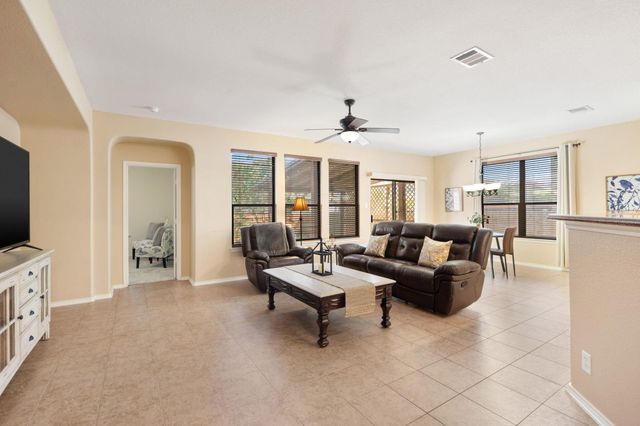 366 Matthews LN, Kyle, TX 78640