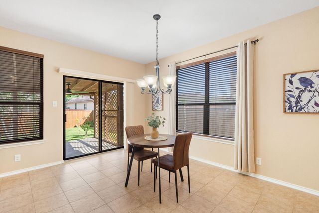 366 Matthews LN, Kyle, TX 78640