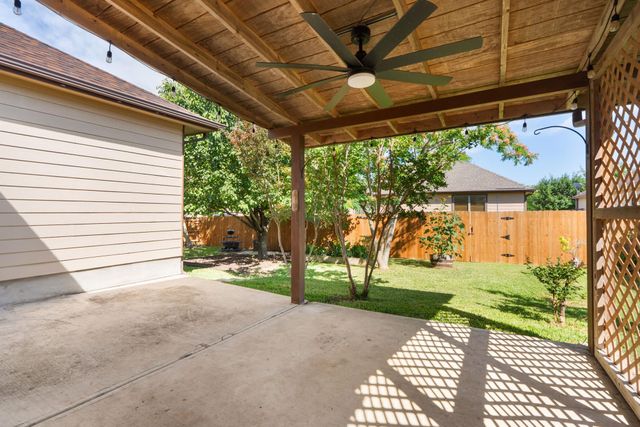 366 Matthews LN, Kyle, TX 78640