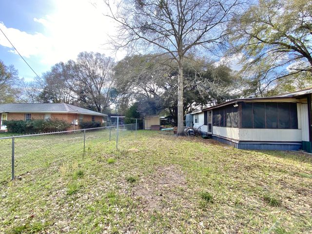 3210 Wells Avenue, Crestview, FL 32539