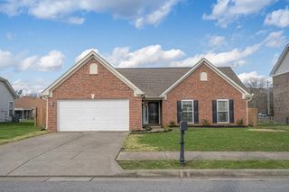 2304 Hockett Dr, Nashville, TN 37218