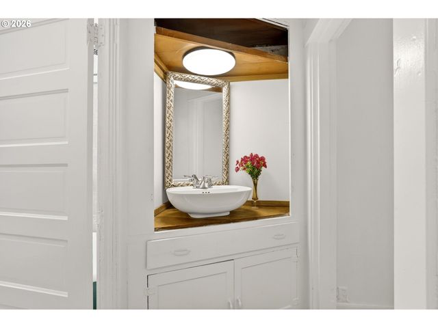 3827 Se LINCOLN St, Portland, OR 97214