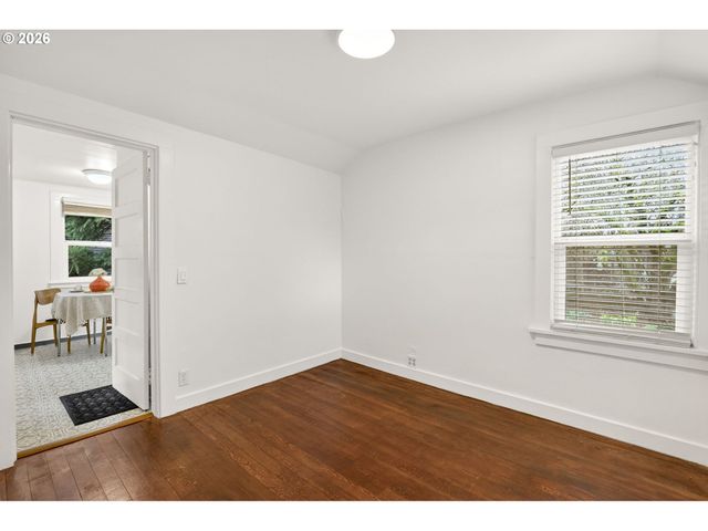 3827 Se LINCOLN St, Portland, OR 97214