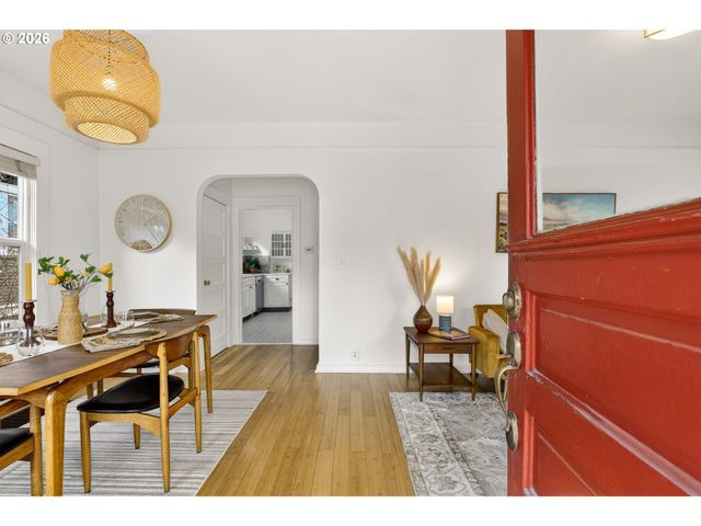 3827 Se LINCOLN St, Portland, OR 97214