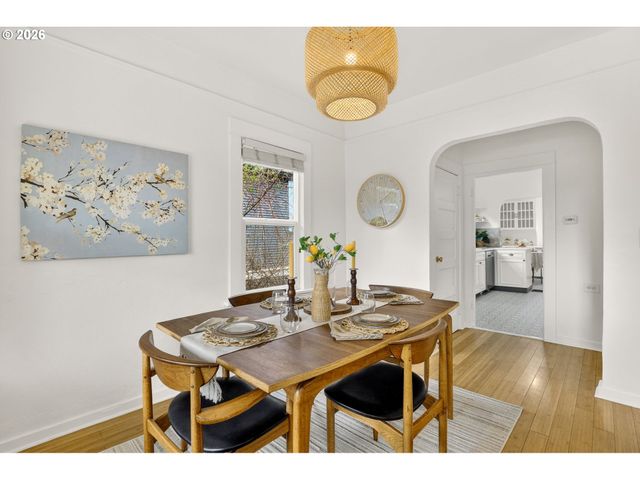 3827 Se LINCOLN St, Portland, OR 97214