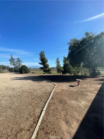 2 W 4th St, Perris, CA 92570