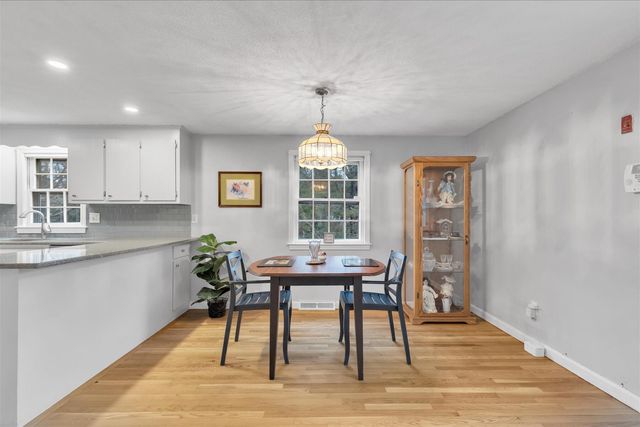 27 Lietrim Circle, Centerville, MA 02632