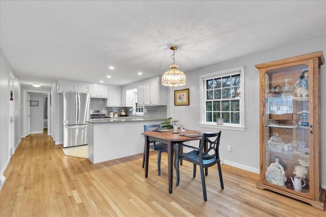 27 Lietrim Circle, Centerville, MA 02632