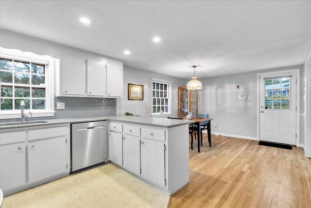 27 Lietrim Circle, Centerville, MA 02632