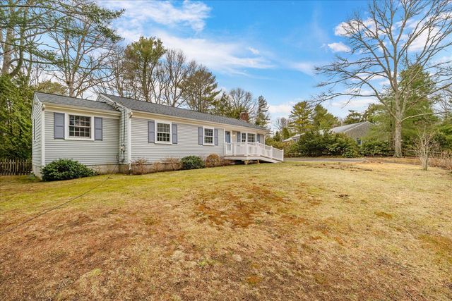 27 Lietrim Circle, Centerville, MA 02632
