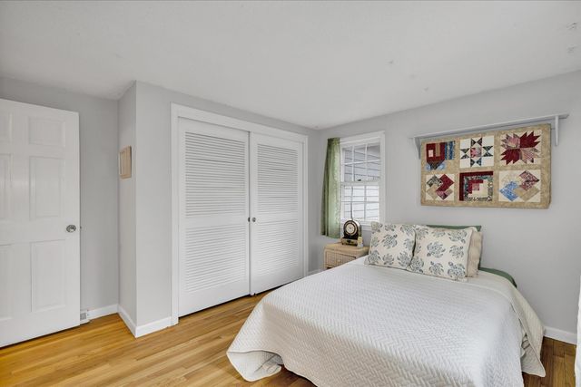 27 Lietrim Circle, Centerville, MA 02632