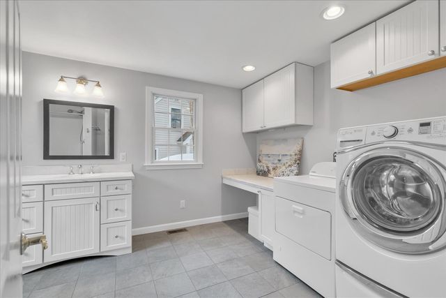 27 Lietrim Circle, Centerville, MA 02632