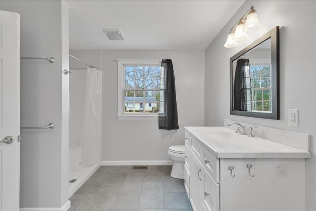 27 Lietrim Circle, Centerville, MA 02632