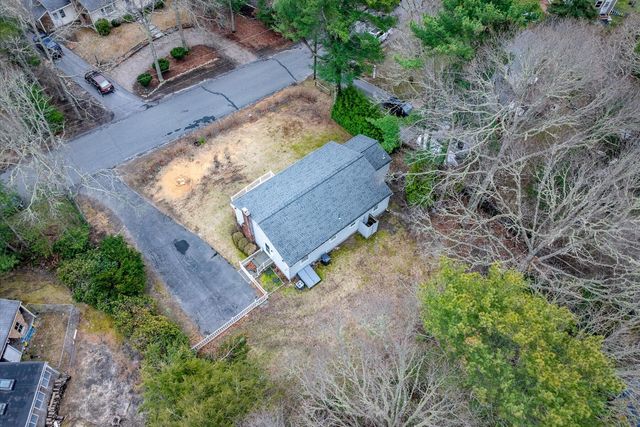 27 Lietrim Circle, Centerville, MA 02632