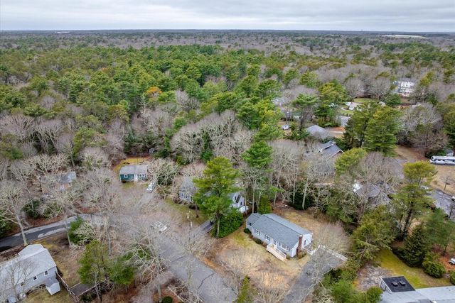 27 Lietrim Circle, Centerville, MA 02632