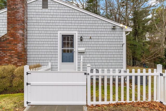 27 Lietrim Circle, Centerville, MA 02632