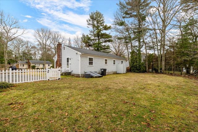 27 Lietrim Circle, Centerville, MA 02632