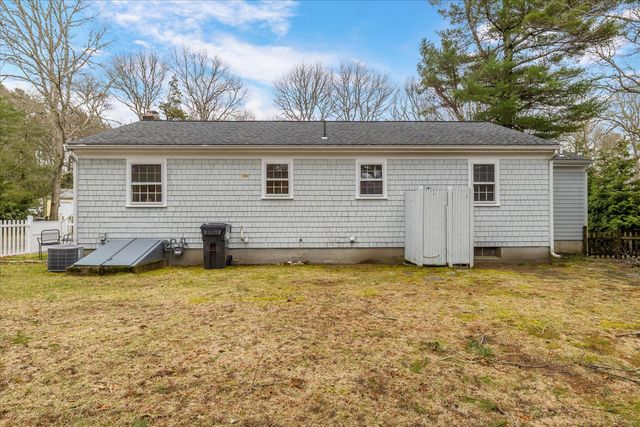 27 Lietrim Circle, Centerville, MA 02632