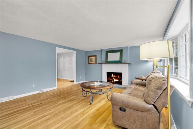 27 Lietrim Circle, Centerville, MA 02632