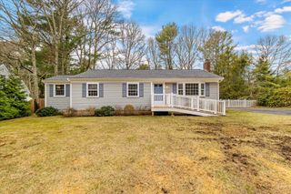 27 Lietrim Circle, Centerville, MA 02632