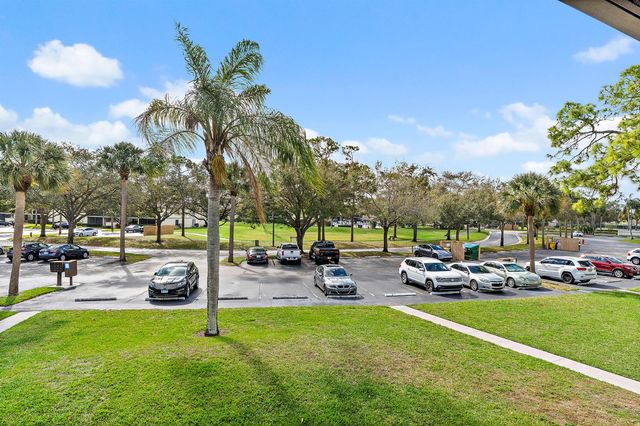6426 Chasewood Drive E, Jupiter, FL 33458