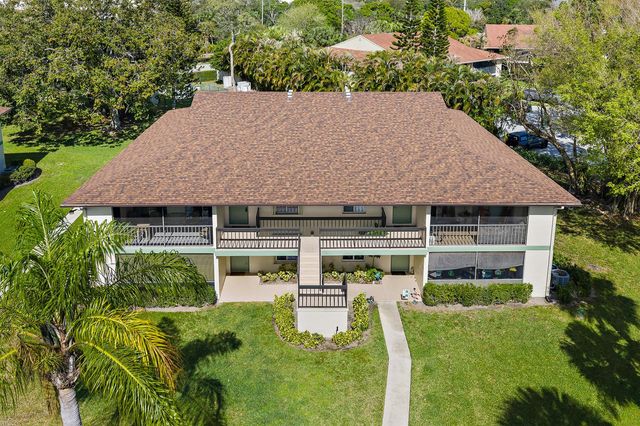 6426 Chasewood Drive E, Jupiter, FL 33458