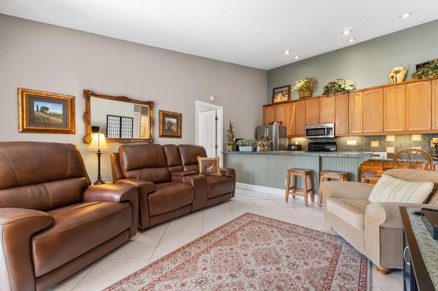 6426 Chasewood Drive E, Jupiter, FL 33458
