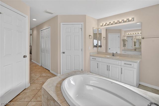 309 NW 5th TER, Cape Coral, FL 33993