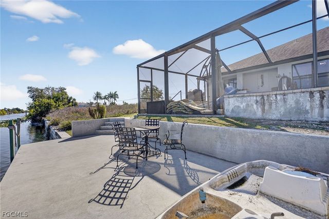 309 NW 5th TER, Cape Coral, FL 33993