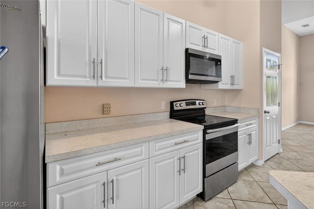 309 NW 5th TER, Cape Coral, FL 33993